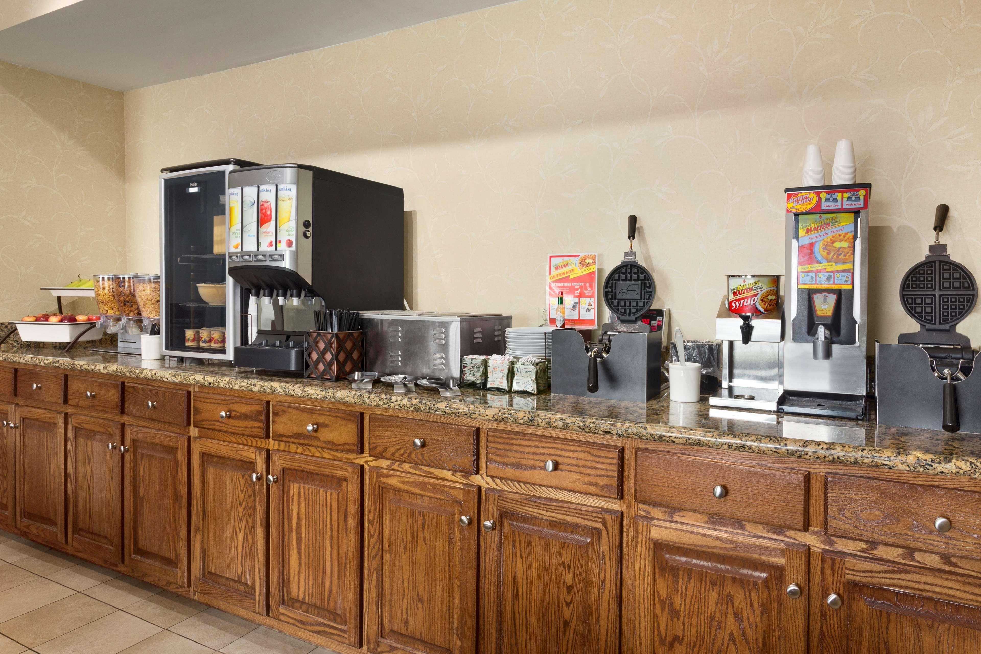 Howard Johnson By Wyndham Murfreesboro Bagian luar foto